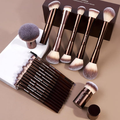 2-in-1 Flawless Complexion Blender Brush