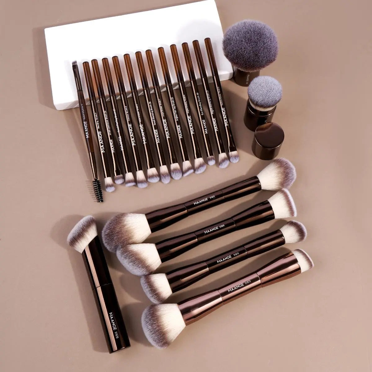 2-in-1 Flawless Complexion Blender Brush